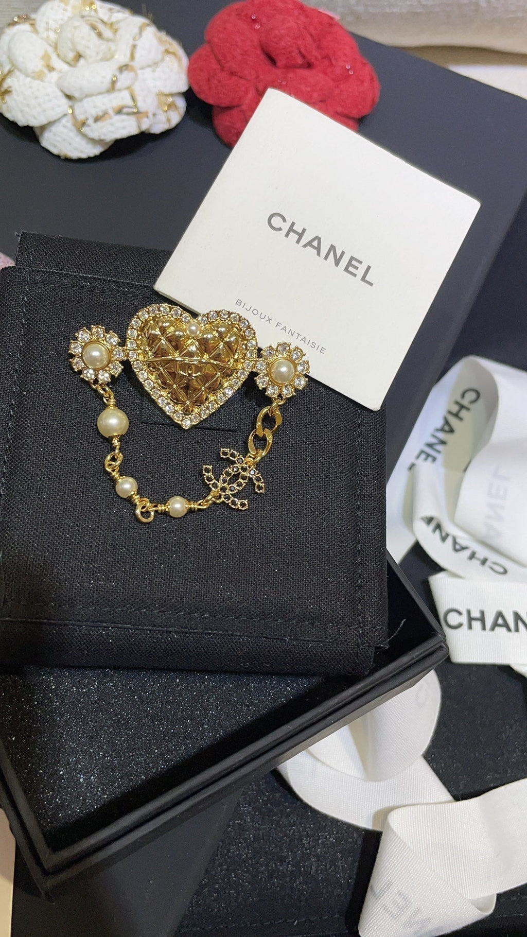 Chanel Brooch Gold 163085
