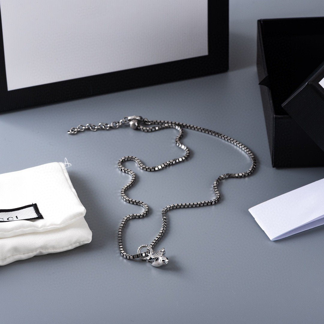Gucci GG Double Classic Retro Sterling Silver Cow Necklace