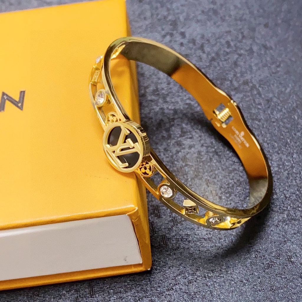 18K Louis Vuitton Gold Bracelet